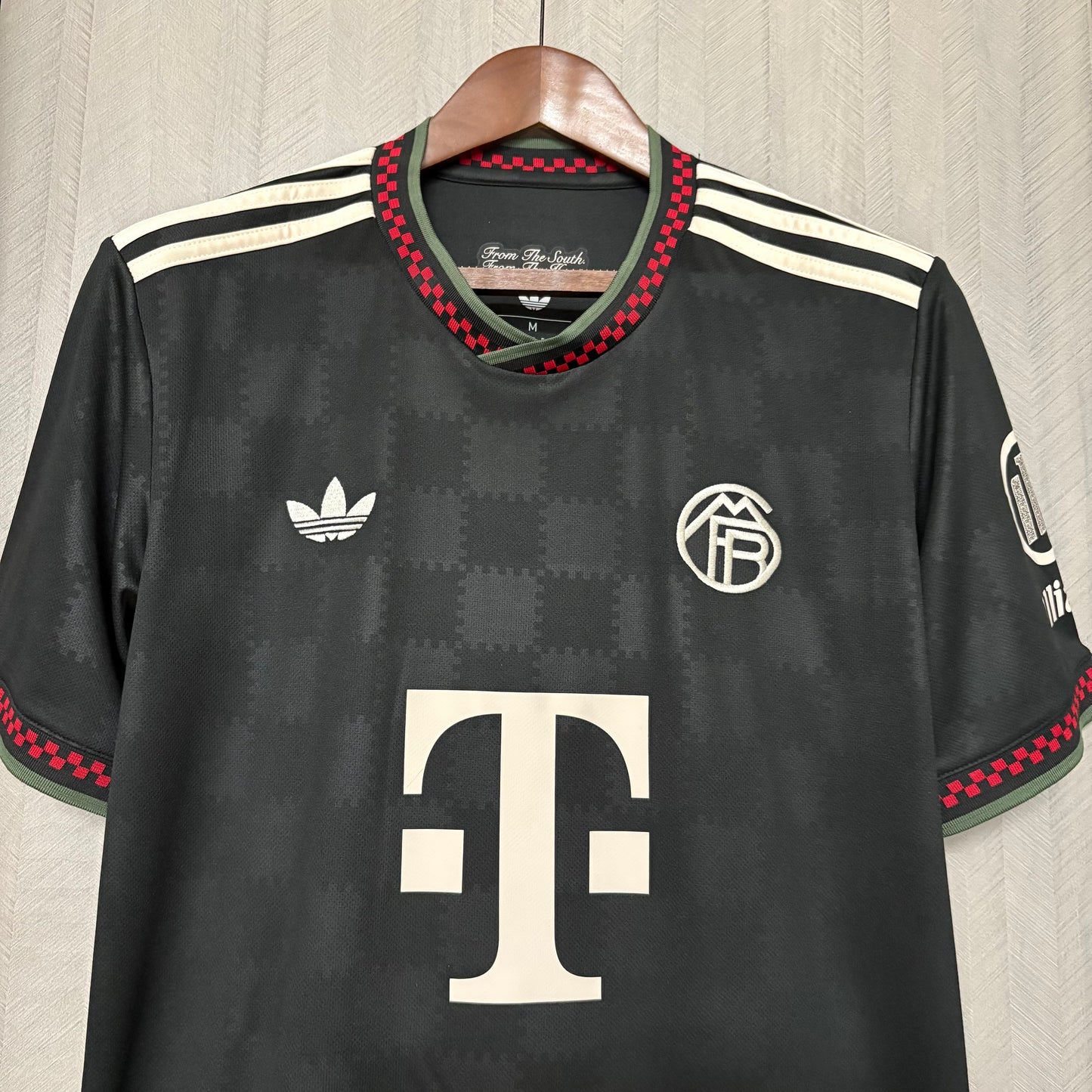 Maglia ufficiale Bayern 25/26 Terza Fan Version