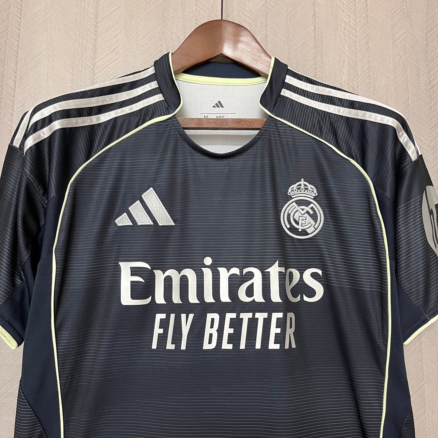 Maglia ufficiale Real Madrid 25/26 Away Fan Version