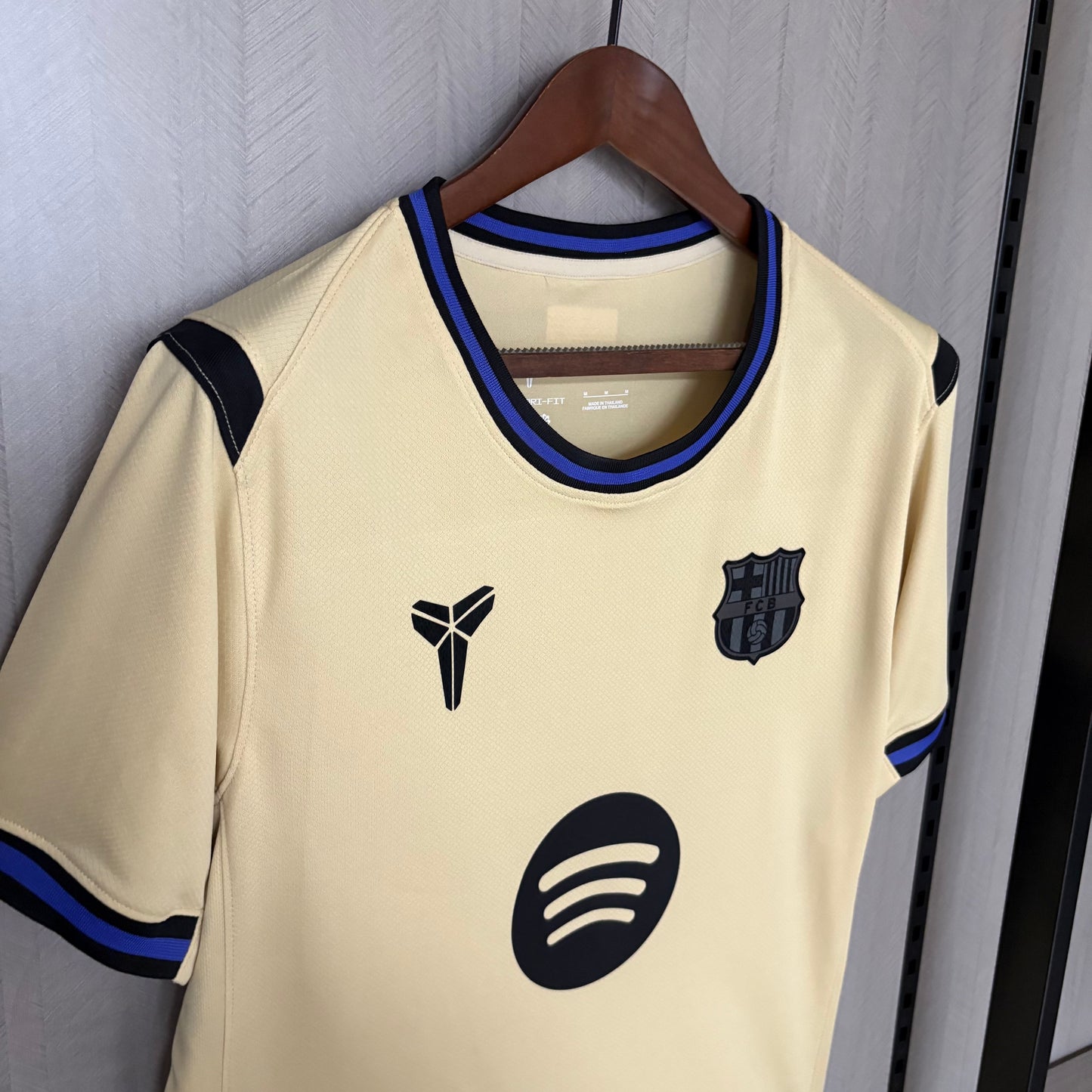 Maglia ufficiale Barcellona 25/26 Away Fan Version