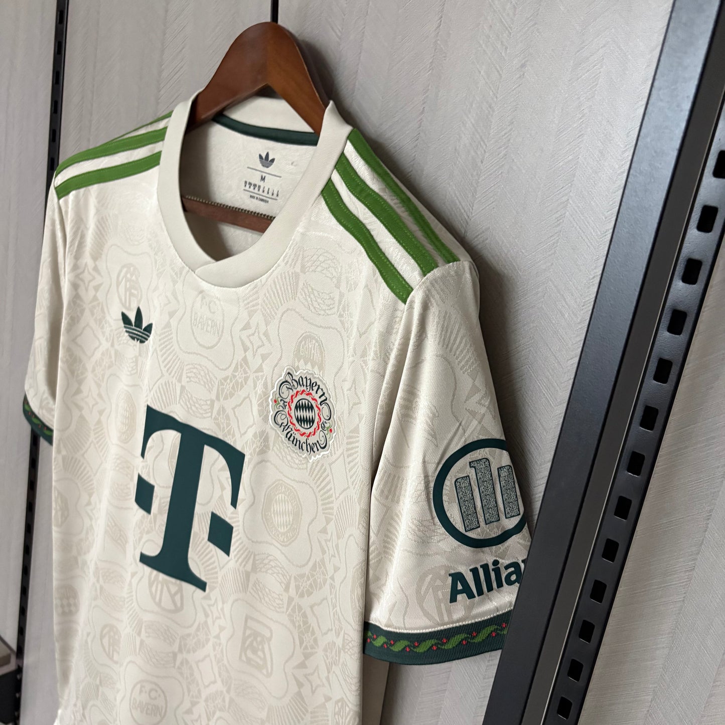 Maglia ufficiale Bayern Monaco 25/26 Edizione Speciale Versione Tifoso