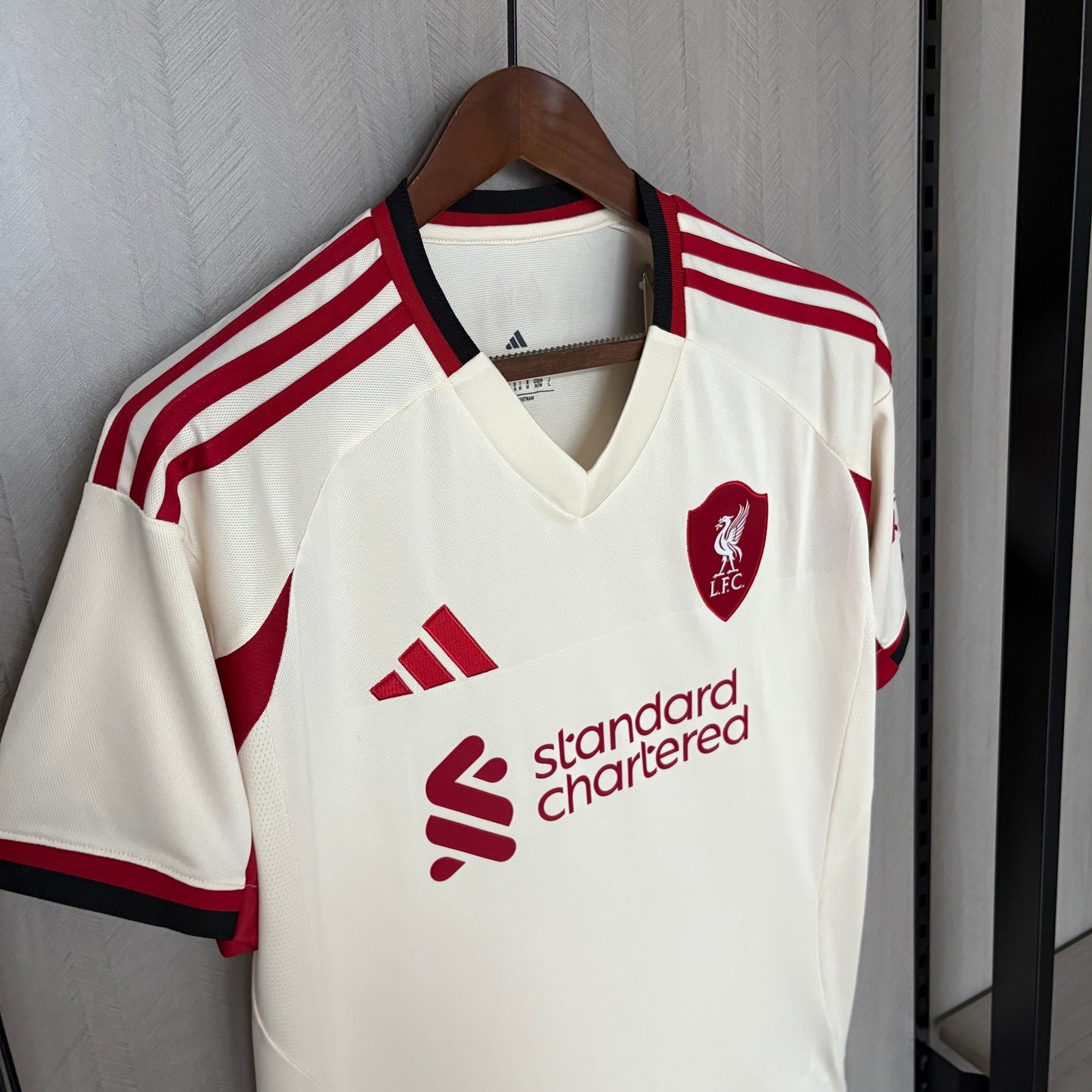 Maglia ufficiale Liverpool 25/26 Trasferta Versione Tifoso