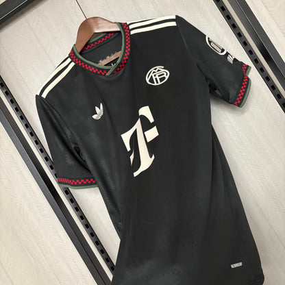 Maglia ufficiale Bayern 25/26 Terza Fan Version