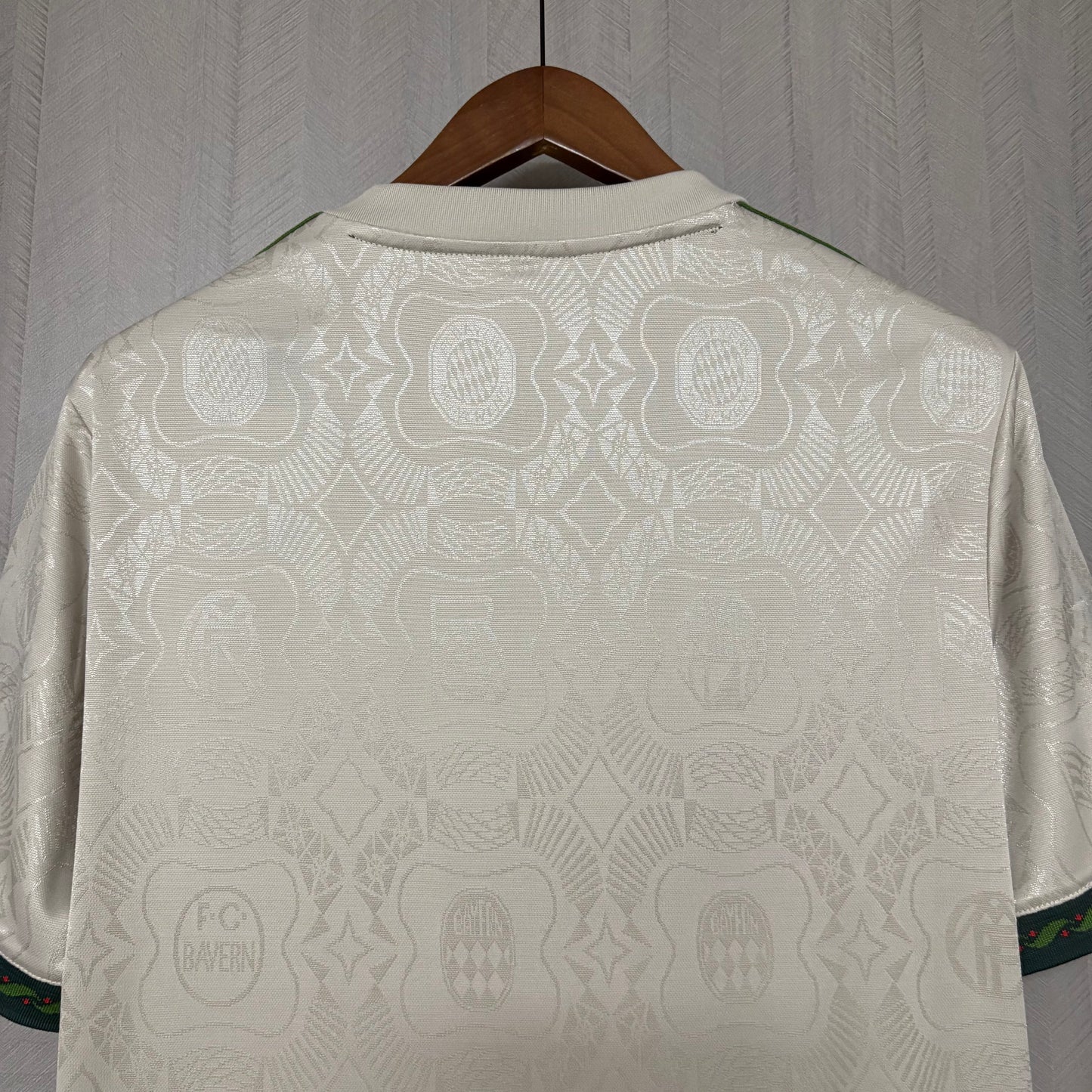 Maglia ufficiale Bayern Monaco 25/26 Edizione Speciale Versione Tifoso