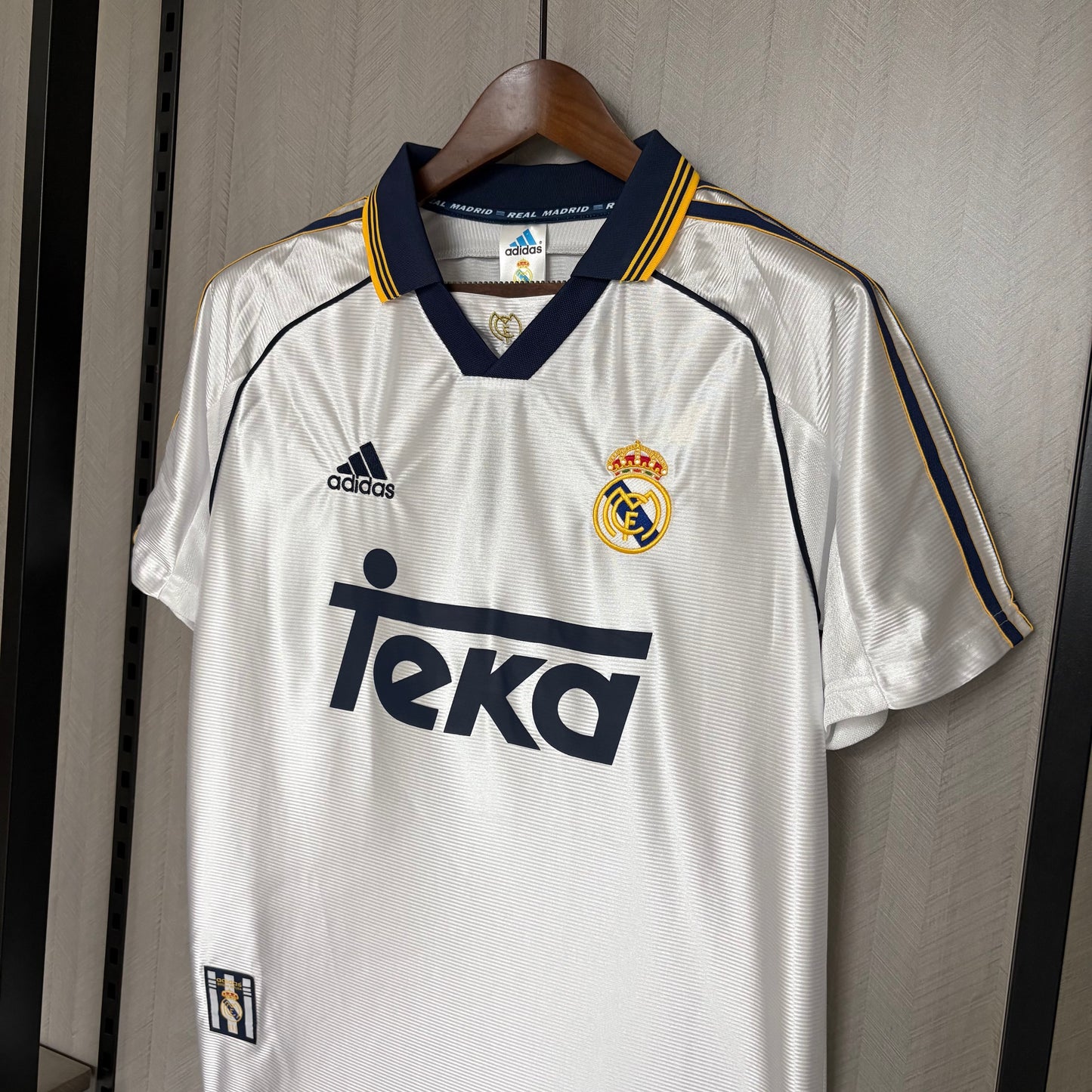 Maglia ufficiale Real Madrid 1998/1999 Retro Version